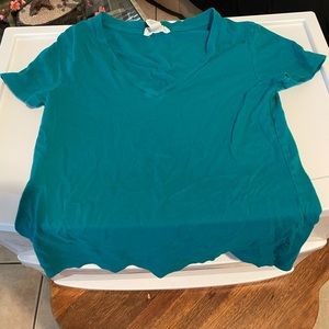 Forever 21 girls V neck shirt